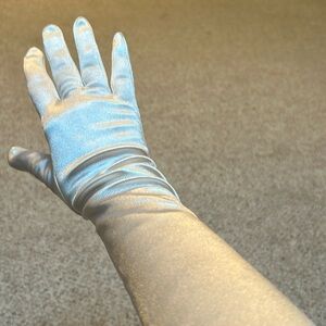 Vintage evening gloves.  Elbow length.  Size small.